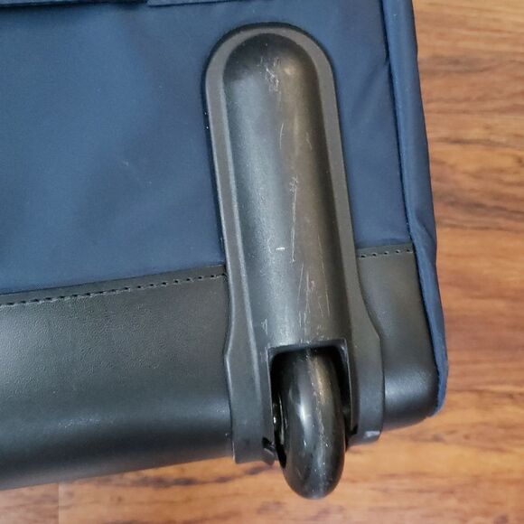 Tumi Blue Floral Chic Feminine Designer Voyageur Travel Carry On Roller Bag - Picture 6 of 13